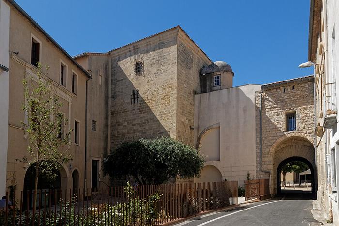 Lunel  - Immobilier - CENTURY 21 Pays de Lunel - Château des Gaucelm-Cour de la Viguerie