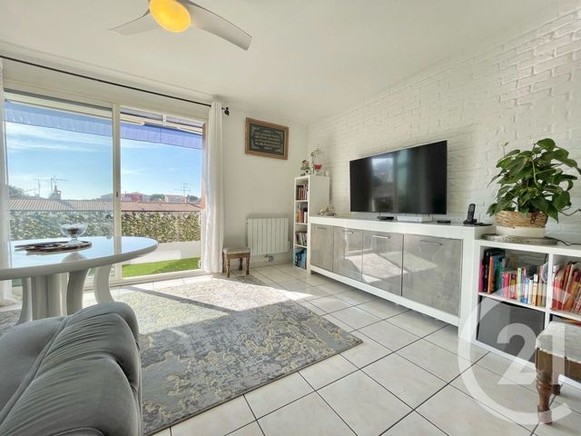 Afficher la photo en grand Appartement T4 à vendre - 4 pièces - 79.09 m2 - LUNEL - 34 - LANGUEDOC-ROUSSILLON - Century 21 Pays De Lunel