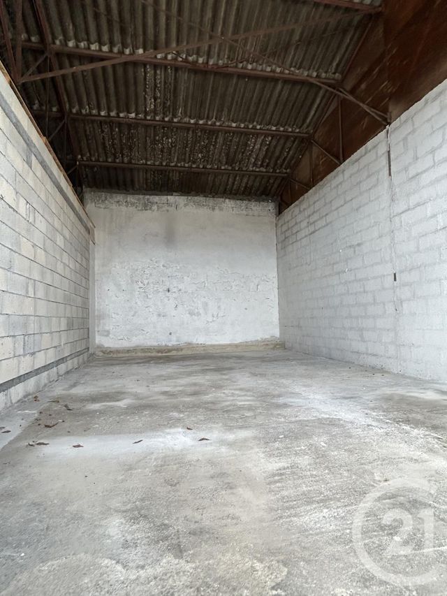 parking à louer - 50.0 m2 - GALLARGUES LE MONTUEUX - 30 - LANGUEDOC-ROUSSILLON - Century 21 Pays De Lunel