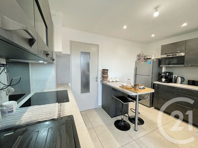 Appartement T4 à vendre - 4 pièces - 78.69 m2 - LUNEL - 34 - LANGUEDOC-ROUSSILLON - Century 21 Pays De Lunel
