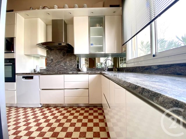 maison à vendre - 12 pièces - 229.37 m2 - LUNEL - 34 - LANGUEDOC-ROUSSILLON - Century 21 Pays De Lunel