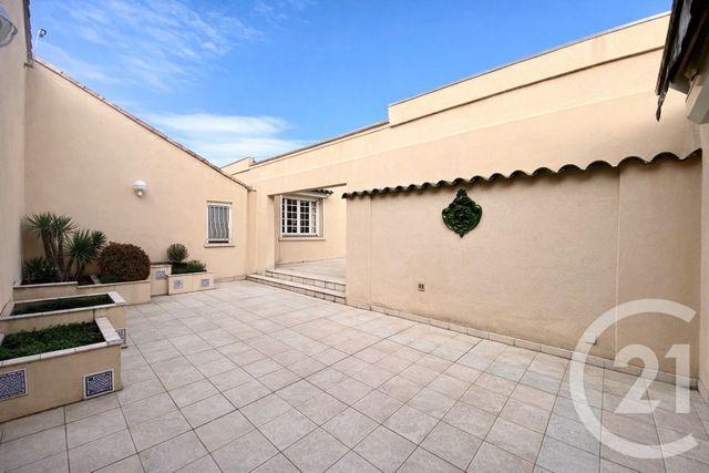 maison à vendre - 12 pièces - 229.37 m2 - LUNEL - 34 - LANGUEDOC-ROUSSILLON - Century 21 Pays De Lunel