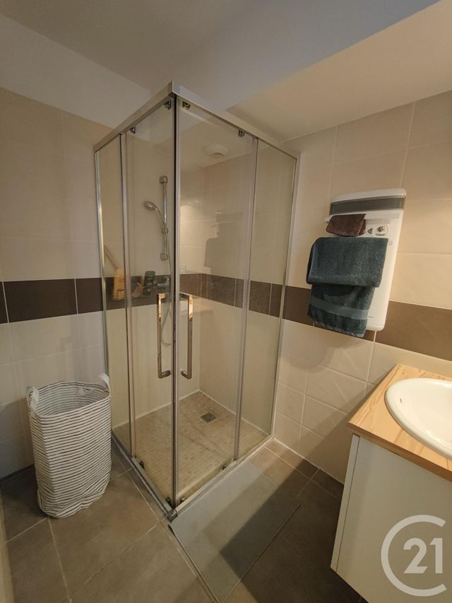 Appartement F3 à louer - 3 pièces - 65.06 m2 - LUNEL - 34 - LANGUEDOC-ROUSSILLON - Century 21 Pays De Lunel