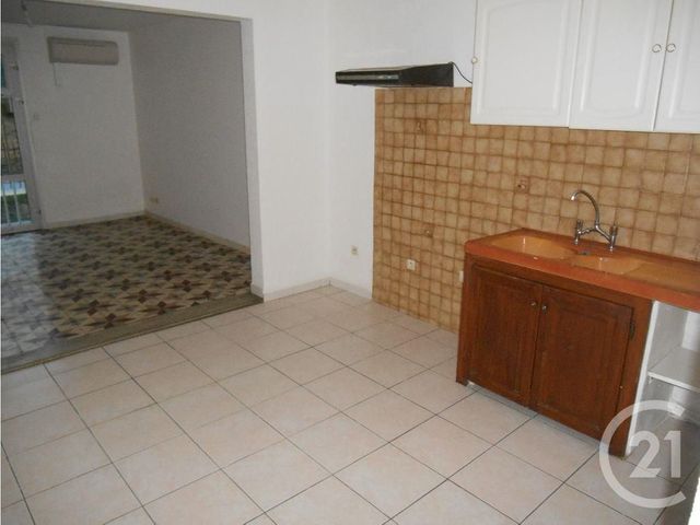 Appartement F2 à louer - 2 pièces - 43.77 m2 - LUNEL - 34 - LANGUEDOC-ROUSSILLON - Century 21 Pays De Lunel