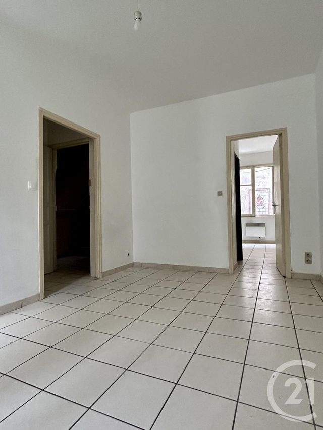 Appartement T2 à louer - 2 pièces - 32.0 m2 - LUNEL - 34 - LANGUEDOC-ROUSSILLON - Century 21 Pays De Lunel