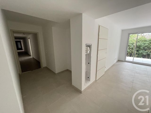 Appartement F3 à vendre - 3 pièces - 82.9 m2 - LUNEL - 34 - LANGUEDOC-ROUSSILLON - Century 21 Pays De Lunel