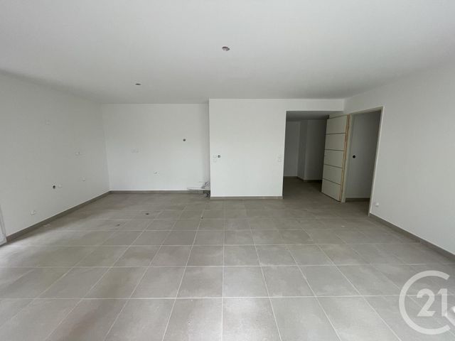 Appartement F3 à vendre - 3 pièces - 82.9 m2 - LUNEL - 34 - LANGUEDOC-ROUSSILLON - Century 21 Pays De Lunel
