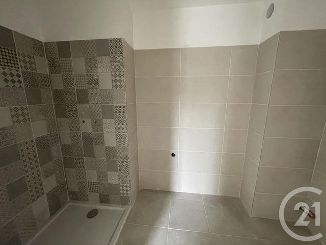 Appartement F3 à vendre - 3 pièces - 82.9 m2 - LUNEL - 34 - LANGUEDOC-ROUSSILLON - Century 21 Pays De Lunel