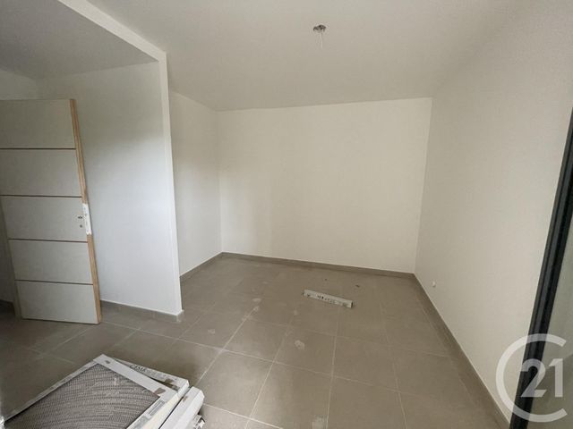 Appartement F3 à vendre - 3 pièces - 65.24 m2 - LUNEL - 34 - LANGUEDOC-ROUSSILLON - Century 21 Pays De Lunel