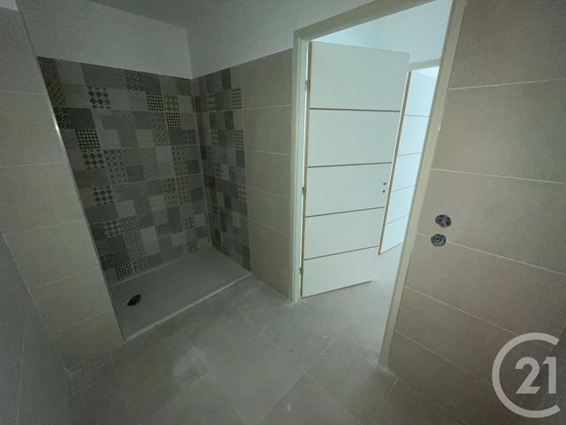 Afficher la photo en grand Appartement F3 à vendre - 3 pièces - 64.64 m2 - LUNEL - 34 - LANGUEDOC-ROUSSILLON - Century 21 Pays De Lunel