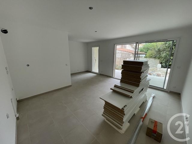 Afficher la photo en grand Appartement F3 à vendre - 3 pièces - 64.64 m2 - LUNEL - 34 - LANGUEDOC-ROUSSILLON - Century 21 Pays De Lunel