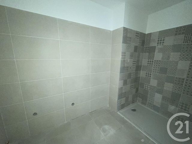 Afficher la photo en grand Appartement F3 à vendre - 3 pièces - 64.64 m2 - LUNEL - 34 - LANGUEDOC-ROUSSILLON - Century 21 Pays De Lunel