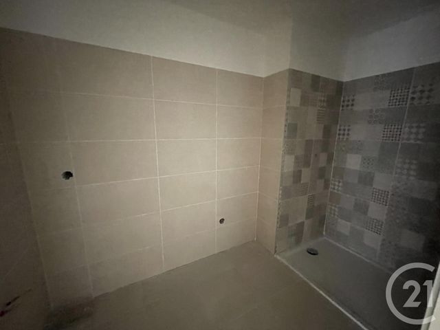 Appartement F3 à vendre - 3 pièces - 64.62 m2 - LUNEL - 34 - LANGUEDOC-ROUSSILLON - Century 21 Pays De Lunel