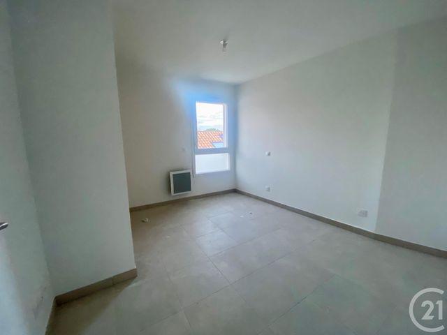 Appartement F3 à vendre - 3 pièces - 67.68 m2 - LUNEL - 34 - LANGUEDOC-ROUSSILLON - Century 21 Pays De Lunel