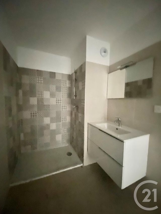 Appartement F3 à vendre - 3 pièces - 55.85 m2 - LUNEL - 34 - LANGUEDOC-ROUSSILLON - Century 21 Pays De Lunel