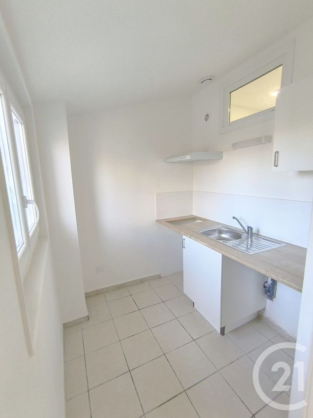 Appartement T2 à louer - 2 pièces - 38.47 m2 - LUNEL - 34 - LANGUEDOC-ROUSSILLON - Century 21 Pays De Lunel