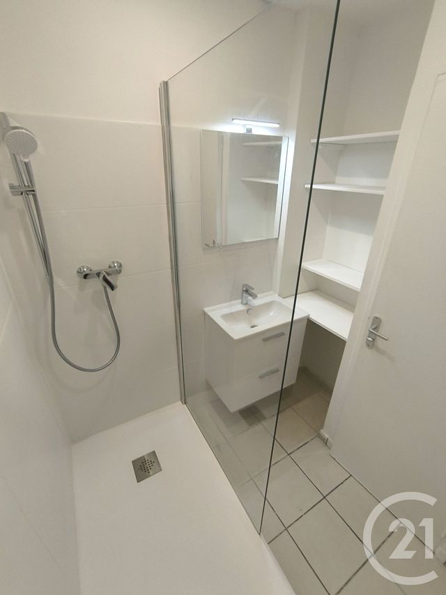 Appartement T2 à louer - 2 pièces - 38.47 m2 - LUNEL - 34 - LANGUEDOC-ROUSSILLON - Century 21 Pays De Lunel