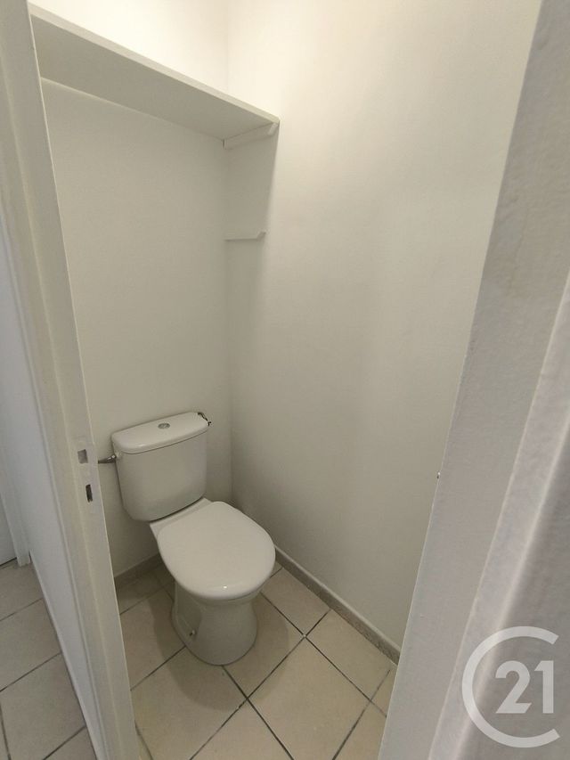 Appartement T2 à louer - 2 pièces - 38.47 m2 - LUNEL - 34 - LANGUEDOC-ROUSSILLON - Century 21 Pays De Lunel