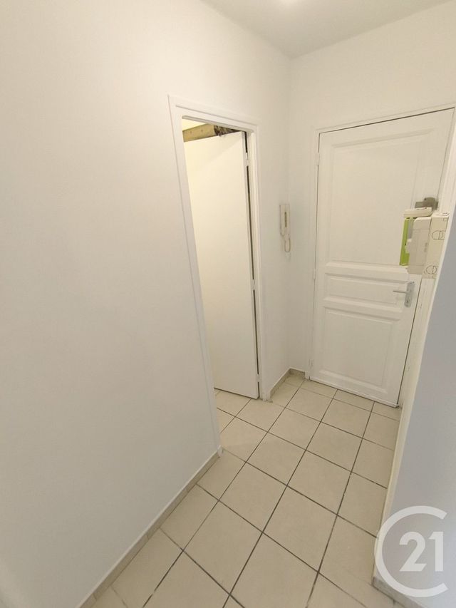 Appartement T2 à louer - 2 pièces - 38.47 m2 - LUNEL - 34 - LANGUEDOC-ROUSSILLON - Century 21 Pays De Lunel
