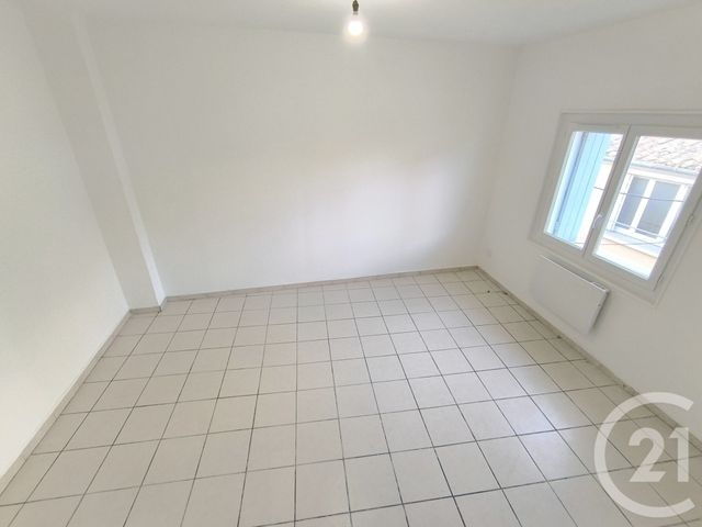 Appartement T2 à louer - 2 pièces - 38.47 m2 - LUNEL - 34 - LANGUEDOC-ROUSSILLON - Century 21 Pays De Lunel