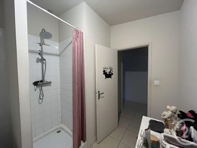 Appartement F2 à vendre - 3 pièces - 65.26 m2 - LUNEL - 34 - LANGUEDOC-ROUSSILLON - Century 21 Pays De Lunel