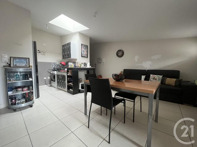 Appartement F2 à vendre - 3 pièces - 65.26 m2 - LUNEL - 34 - LANGUEDOC-ROUSSILLON - Century 21 Pays De Lunel