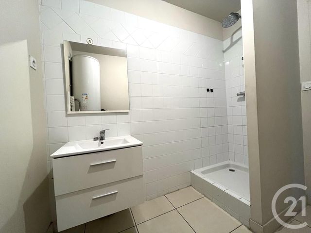 Appartement F2 à vendre - 2 pièces - 45.52 m2 - LUNEL - 34 - LANGUEDOC-ROUSSILLON - Century 21 Pays De Lunel