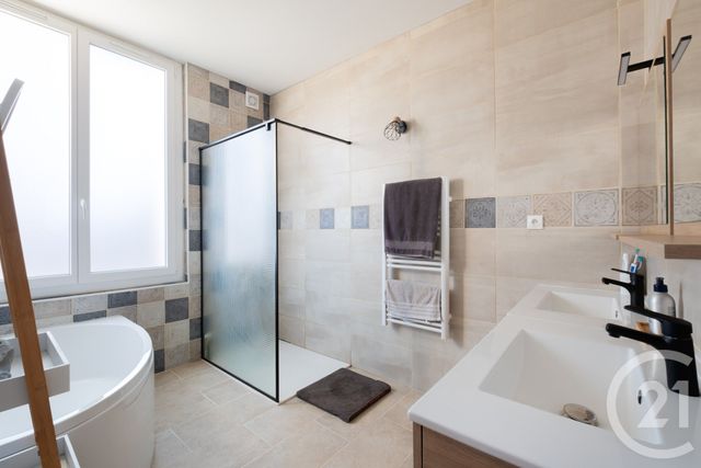 maison à vendre - 5 pièces - 323.0 m2 - NAGES ET SOLORGUES - 30 - LANGUEDOC-ROUSSILLON - Century 21 Pays De Lunel