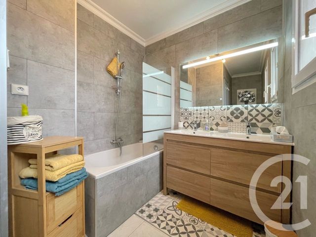 maison à vendre - 4 pièces - 94.76 m2 - LUNEL - 34 - LANGUEDOC-ROUSSILLON - Century 21 Pays De Lunel