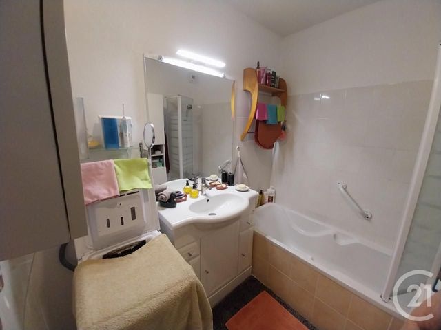 Appartement F3 à vendre - 3 pièces - 58.9 m2 - LUNEL - 34 - LANGUEDOC-ROUSSILLON - Century 21 Pays De Lunel