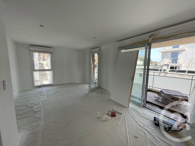 Afficher la photo en grand Appartement F3 à vendre - 3 pièces - 60.39 m2 - LUNEL - 34 - LANGUEDOC-ROUSSILLON - Century 21 Pays De Lunel