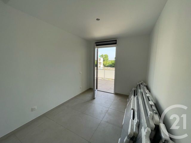 Afficher la photo en grand Appartement F3 à vendre - 3 pièces - 59.76 m2 - LUNEL - 34 - LANGUEDOC-ROUSSILLON - Century 21 Pays De Lunel