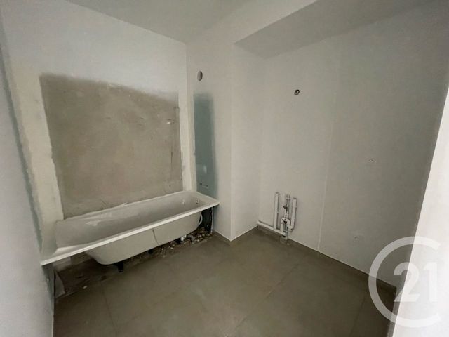 Afficher la photo en grand Appartement F3 à vendre - 3 pièces - 59.76 m2 - LUNEL - 34 - LANGUEDOC-ROUSSILLON - Century 21 Pays De Lunel