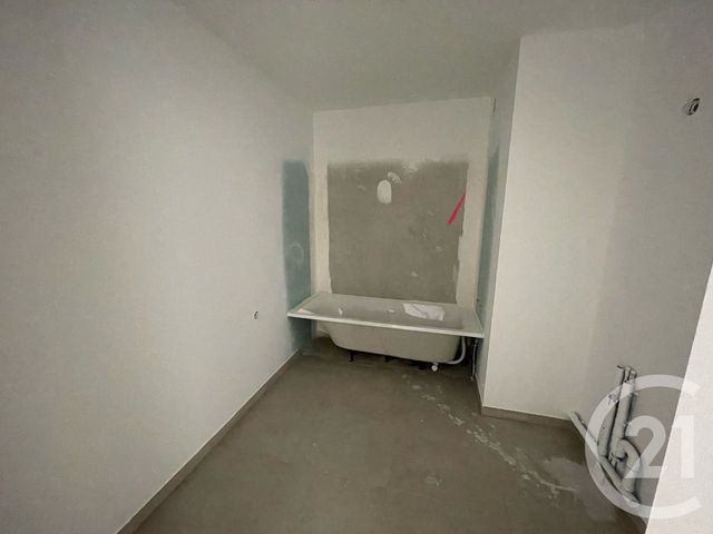 Afficher la photo en grand Appartement F3 à vendre - 3 pièces - 61.25 m2 - LUNEL - 34 - LANGUEDOC-ROUSSILLON - Century 21 Pays De Lunel