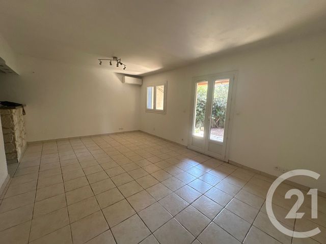 Appartement F3 à louer - 3 pièces - 72.64 m2 - ST JUST - 34 - LANGUEDOC-ROUSSILLON - Century 21 Pays De Lunel