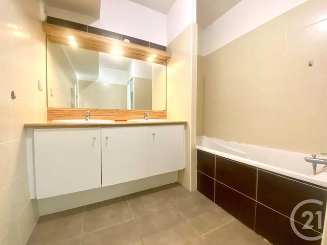 Appartement F3 à vendre - 3 pièces - 57.01 m2 - LUNEL - 34 - LANGUEDOC-ROUSSILLON - Century 21 Pays De Lunel