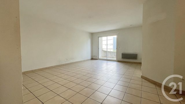 Appartement T3 à vendre - 3 pièces - 65.56 m2 - LUNEL - 34 - LANGUEDOC-ROUSSILLON - Century 21 Pays De Lunel