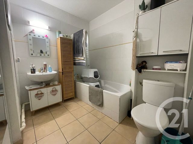 Appartement T3 à vendre - 3 pièces - 65.56 m2 - LUNEL - 34 - LANGUEDOC-ROUSSILLON - Century 21 Pays De Lunel