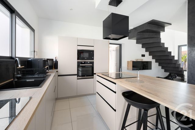 maison à vendre - 5 pièces - 137.46 m2 - LUNEL - 34 - LANGUEDOC-ROUSSILLON - Century 21 Pays De Lunel