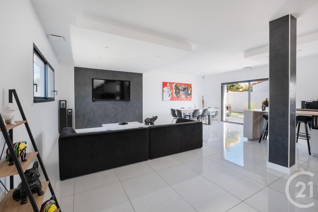 maison à vendre - 5 pièces - 137.46 m2 - LUNEL - 34 - LANGUEDOC-ROUSSILLON - Century 21 Pays De Lunel