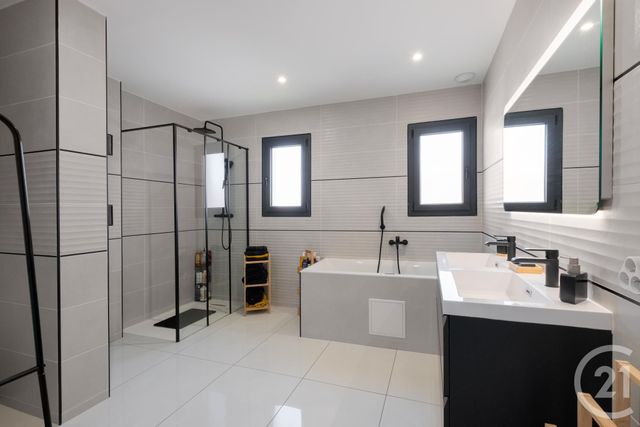 maison à vendre - 5 pièces - 137.46 m2 - LUNEL - 34 - LANGUEDOC-ROUSSILLON - Century 21 Pays De Lunel