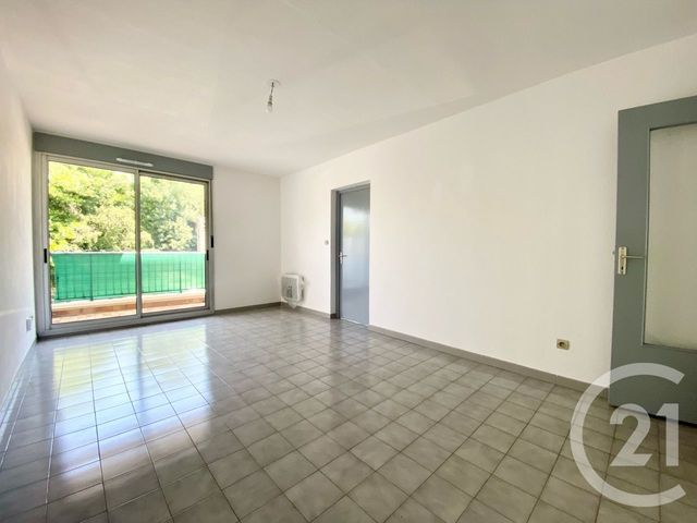 Appartement F3 à vendre - 3 pièces - 53.11 m2 - LUNEL - 34 - LANGUEDOC-ROUSSILLON - Century 21 Pays De Lunel