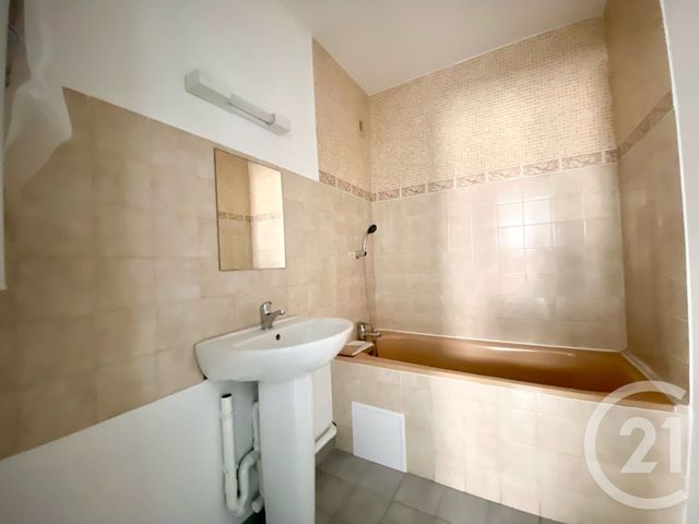 Appartement F3 à vendre - 3 pièces - 53.11 m2 - LUNEL - 34 - LANGUEDOC-ROUSSILLON - Century 21 Pays De Lunel