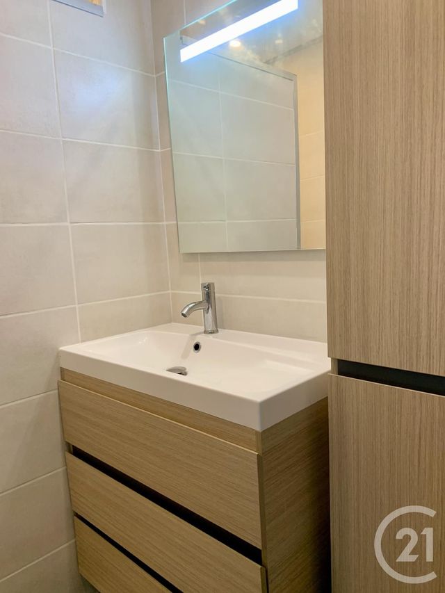 Afficher la photo en grand Appartement F3 à louer - 3 pièces - 48.21 m2 - VAUVERT - 30 - LANGUEDOC-ROUSSILLON - Century 21 Pays De Lunel