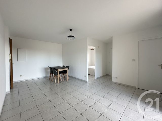 Appartement F2 à louer - 2 pièces - 42.35 m2 - LUNEL - 34 - LANGUEDOC-ROUSSILLON - Century 21 Pays De Lunel