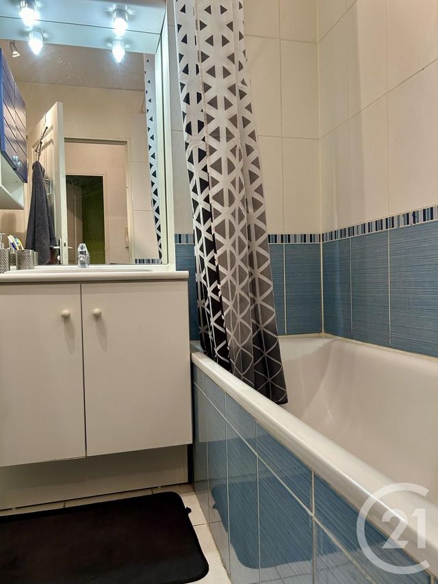 Appartement F2 à louer - 2 pièces - 33.71 m2 - LUNEL - 34 - LANGUEDOC-ROUSSILLON - Century 21 Pays De Lunel