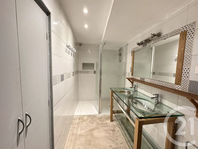 maison à louer - 4 pièces - 138.46 m2 - VAUVERT - 30 - LANGUEDOC-ROUSSILLON - Century 21 Pays De Lunel