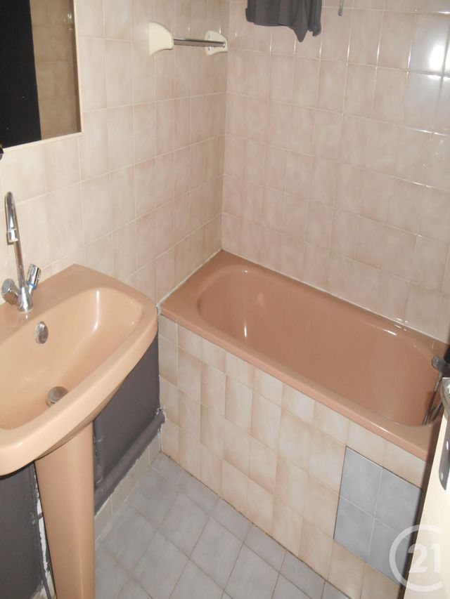 Appartement Studio à louer - 1 pièce - 27.1 m2 - LUNEL - 34 - LANGUEDOC-ROUSSILLON - Century 21 Pays De Lunel