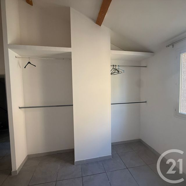 Appartement F1 bis à louer - 2 pièces - 52.04 m2 - LUNEL - 34 - LANGUEDOC-ROUSSILLON - Century 21 Pays De Lunel