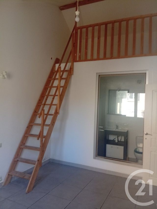 Appartement F1 bis à louer - 2 pièces - 52.04 m2 - LUNEL - 34 - LANGUEDOC-ROUSSILLON - Century 21 Pays De Lunel